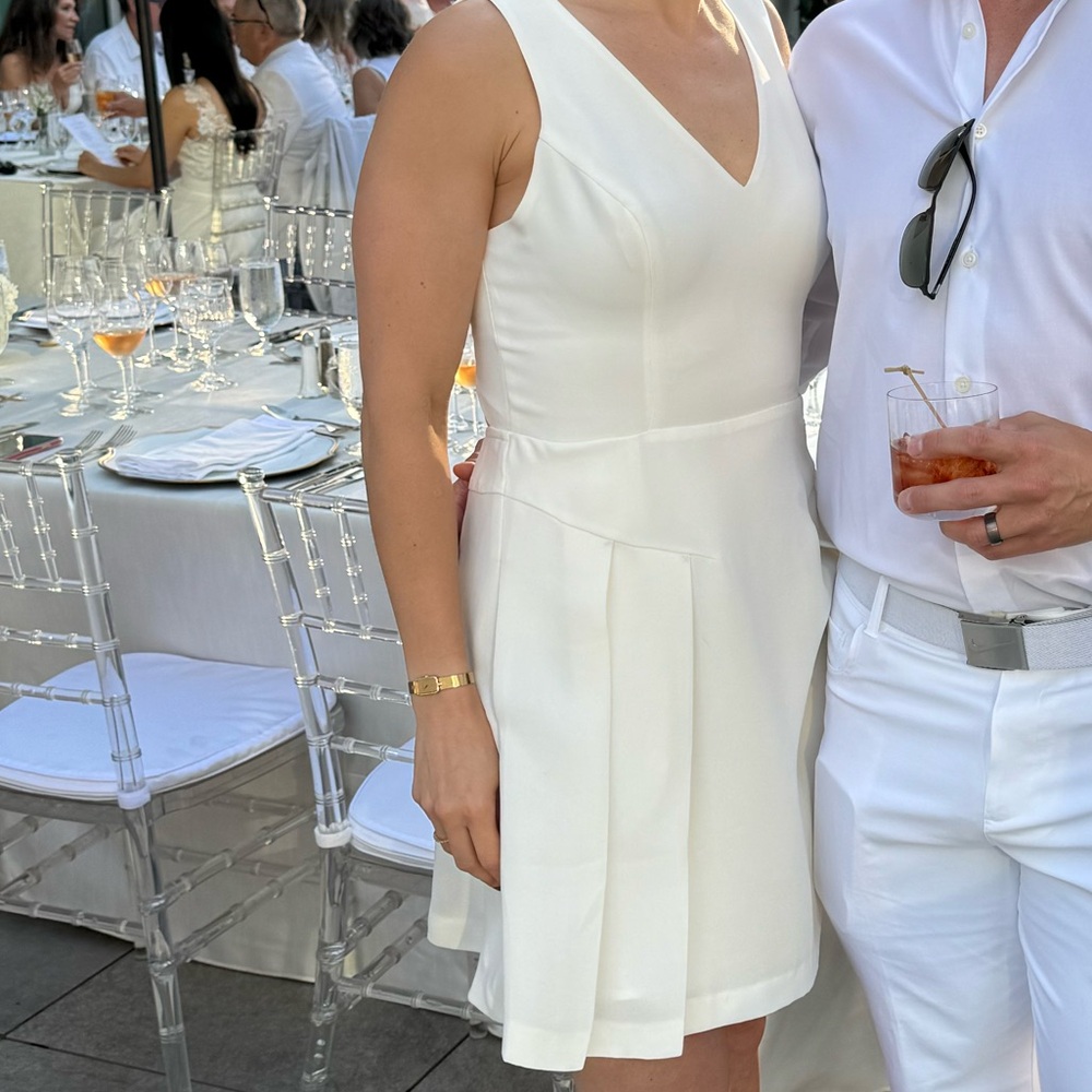 White guess dress with pockets